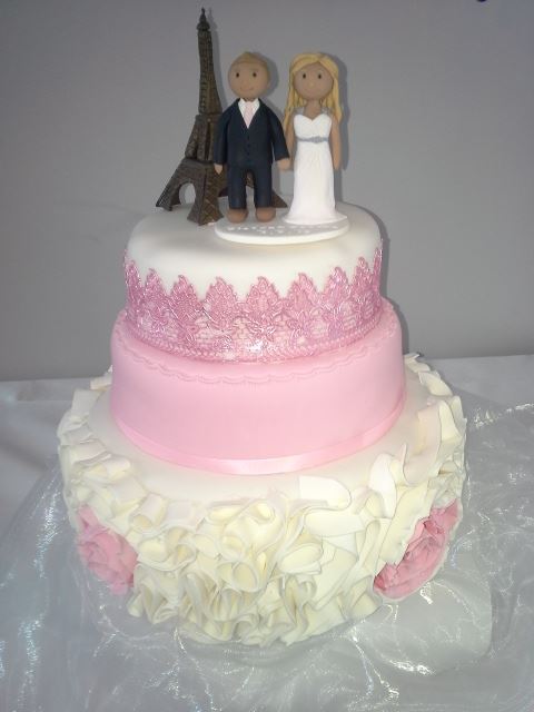 pink_lace_wedding_cake